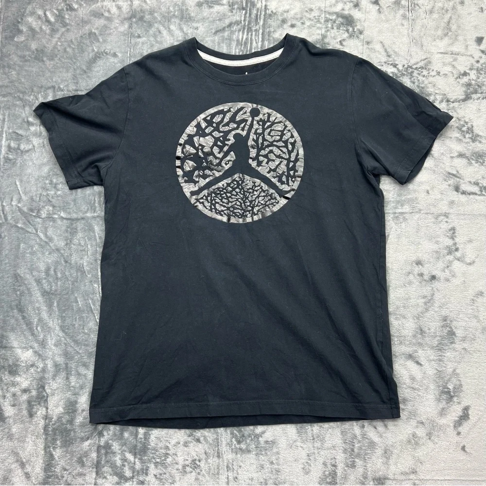 Jordan Raised Graphic T-Shirt Men's XL Black Cotton‎ Crew Neck Short Sleeve